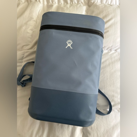 🔥 SOLD on FB 🔥 Hydro flask unbound series 22 L soft cooler backpack NWT - Picture 2 of 10